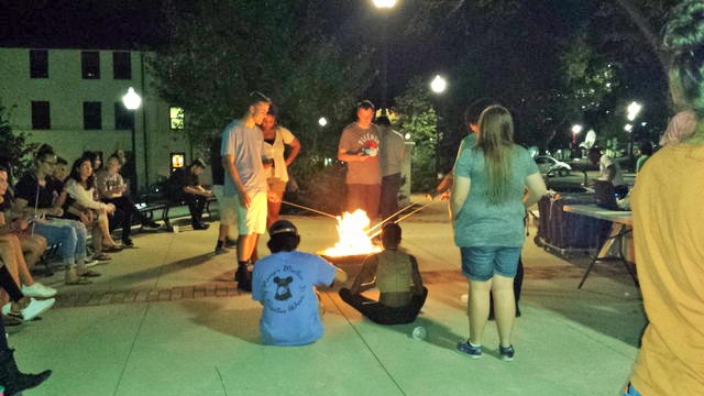 Montclair State’s Outdoor and Adventure program is hosting Friday Fire Pit events every Friday until the week of Homecoming. Photo by Victoria Testa 