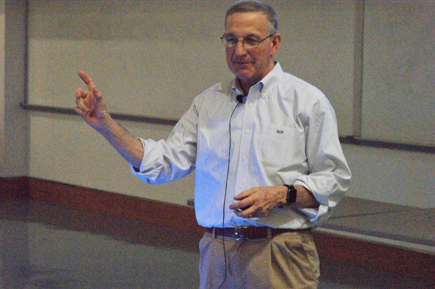 Professor Kenneth Miller from Rutgers University lectures on the rising of sea levels. Adrianna Caraballo | The Montclarion