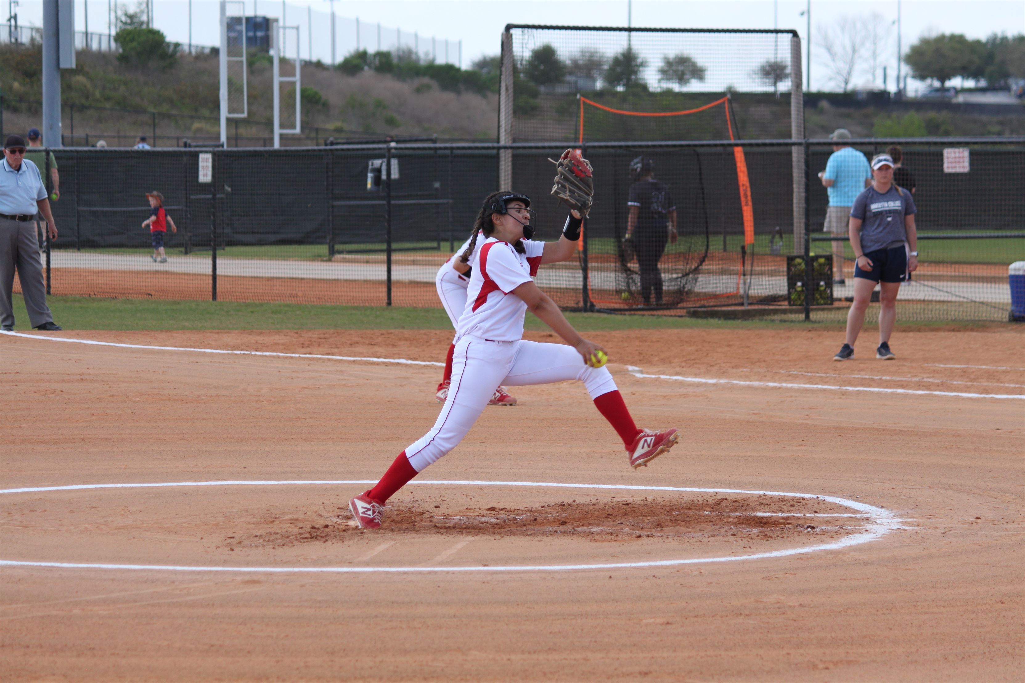 Kiara Ruiz winds up for a pitch. Photo courtesy of Kiara Ruiz