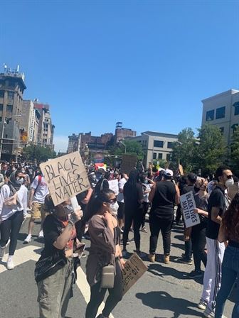 A crowd amasses for a protest in Newark, New Jersey. Amira Lawson | The Montclarion