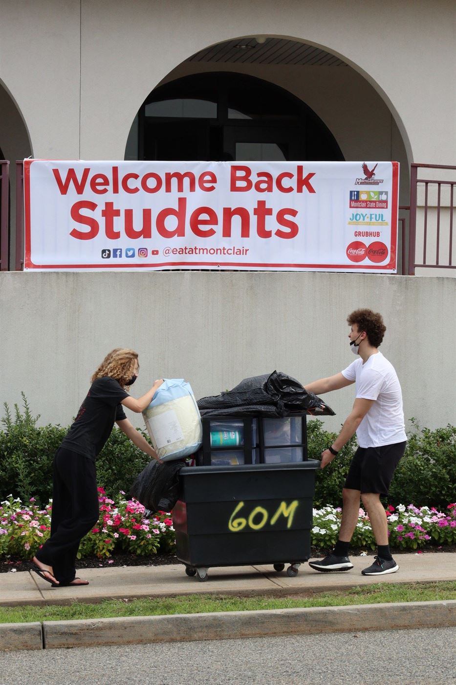 Students unpacking and moving into Machuga Heights. John LaRosa | The Montclarion