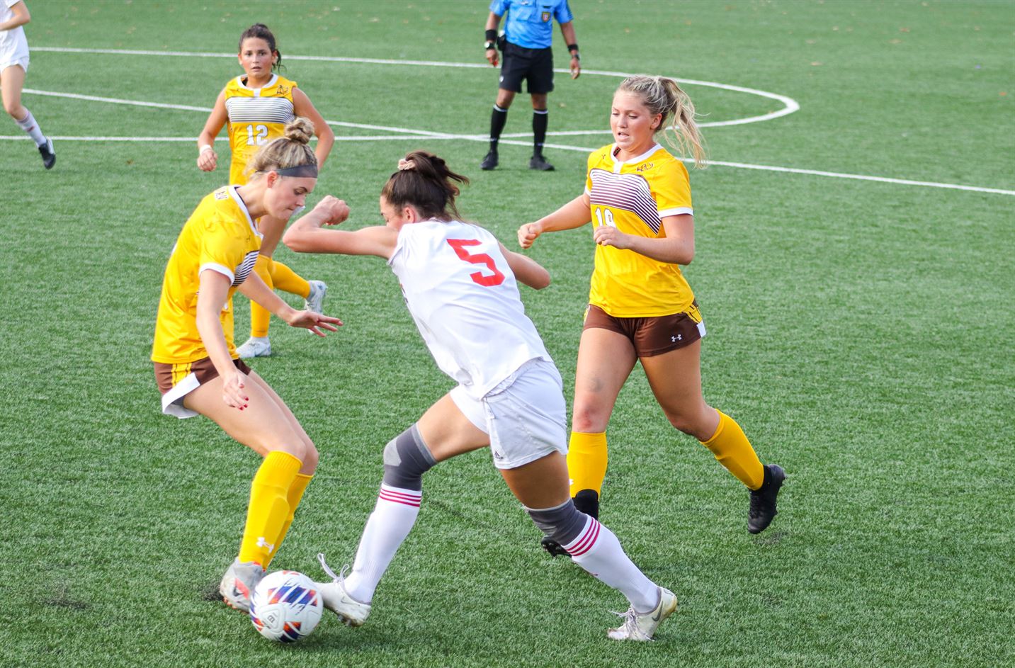 Freshman defender Ashley DeFrancesco was willing her way through the defense to get an open opportunity. Trevor Giesberg | The Montclarion