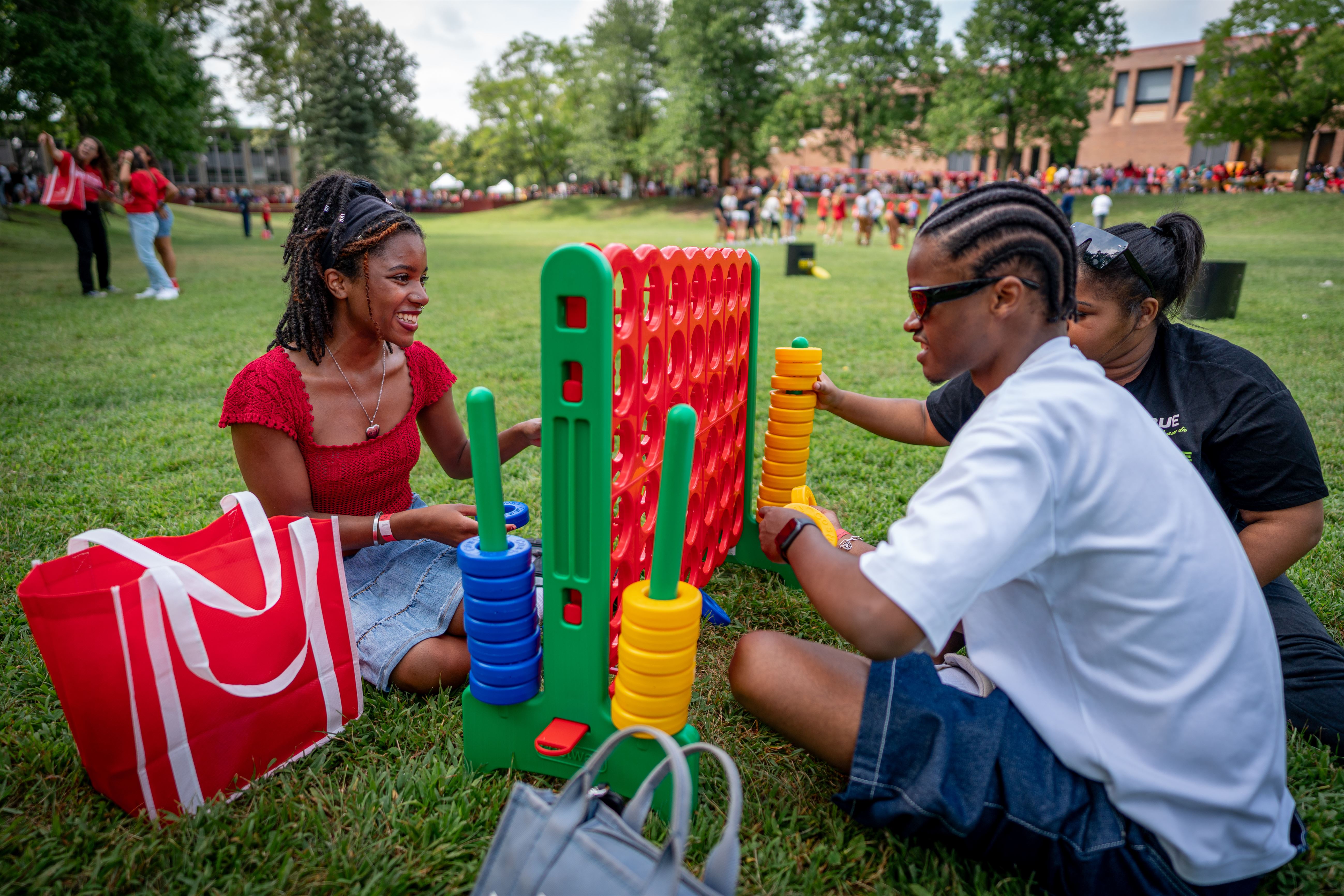 Students playing connect 4. Karsten Englander | The Montclarion