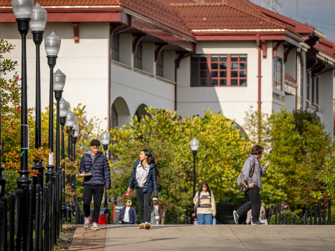110623_26756_Campus Students-X4.jpg