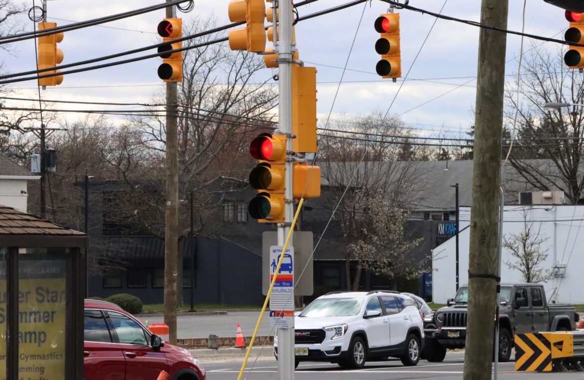 TRAFFIC LIGHTS. 4-6-24.